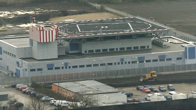 Das Verfahren wird im Hochsicherheitstrakt für Terrorprozesse in Düsseldorf geführt.