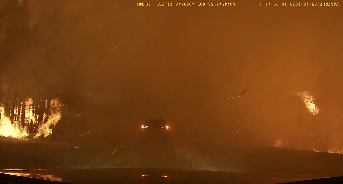 2023-05-29T064224Z-1634843085-RC2681ACL4R2-RTRMADP-3-CANADA-WILDFIRES-NOVASCOTIA