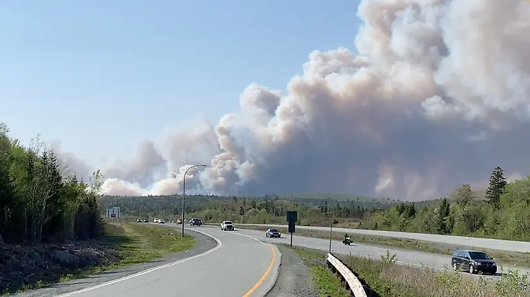 2023-05-29T013554Z-1240364809-RC2181APT1XU-RTRMADP-3-CANADA-WILDFIRES-NOVASCOTIA