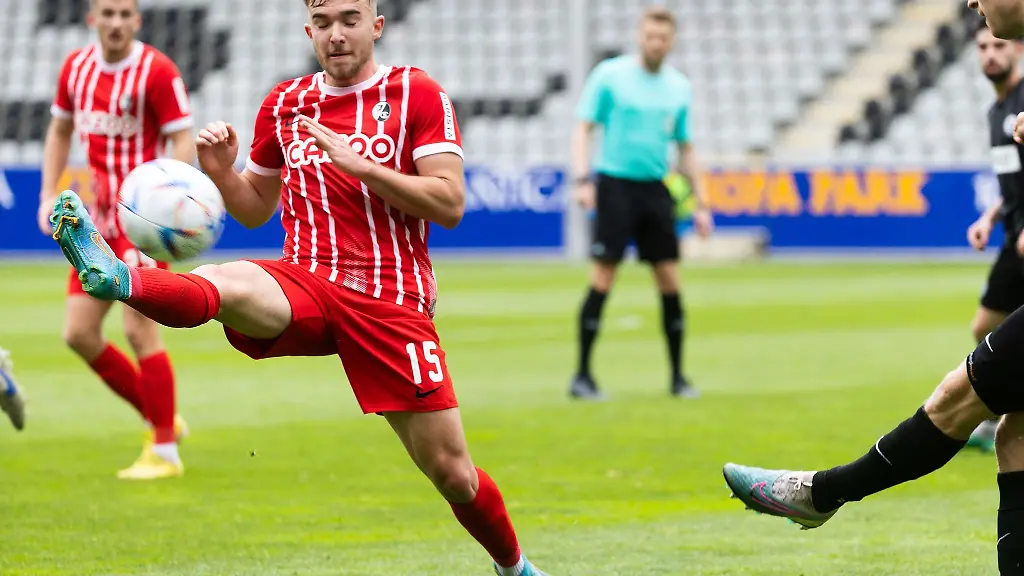 Freiburgs-Lars-Kehl-am-Ball