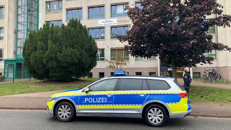Die Polizei rückte vielerorts zu Schulen an (Archivbild).