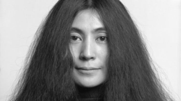 Talentiert, geliebt, gehasst und von geheimnisvoller Aura umgeben: Yoko Ono.