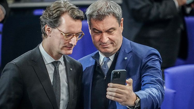 Ob Wüst und Söder hier die Olympia-Ergebnisse von Paris im ntv.de-Liveticker verfolgten? 