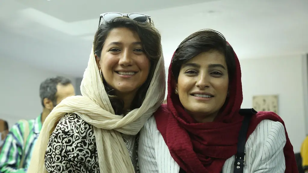 Die-Journalistinnen-Nilufar-Hamedi-l-und-Elaheh-Mohammadi-r