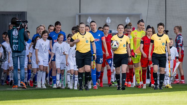 Hoffenheim beendete die Saison in der Frauen-Bundesliga auf Platz sechs, der FC Bayern feierte die Meisterschaft.