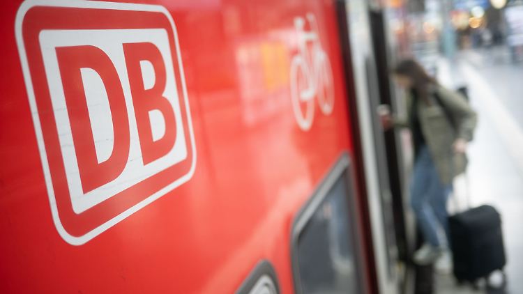 Die Deutsche Bahn hatte wegen der Störung zwischenzeitlich Ersatzhalte angeboten. (Symbolfoto) 