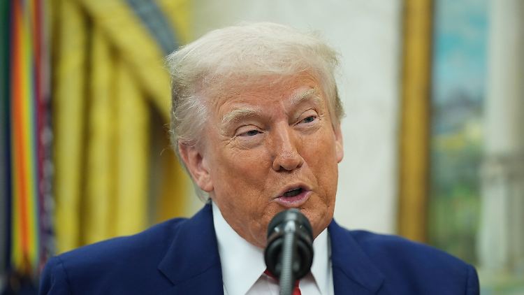 Trumps Zölle können zunächst in Kraft bleiben: Nun setzt der US-Präsident auf den Supreme Court. 