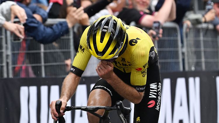 Simon Yates konnte sein Glück kaum fassen.