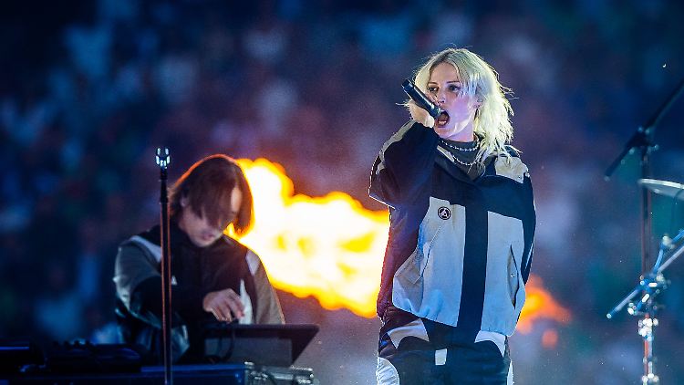 Linkin Park trat vor dem Champions-League-Finale auf.