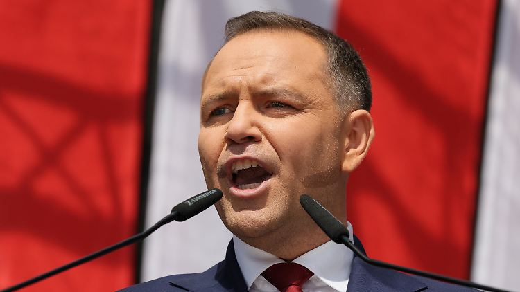 Der rechtskonservative Karol Nawrocki hat eine bewegte Vergangenheit.