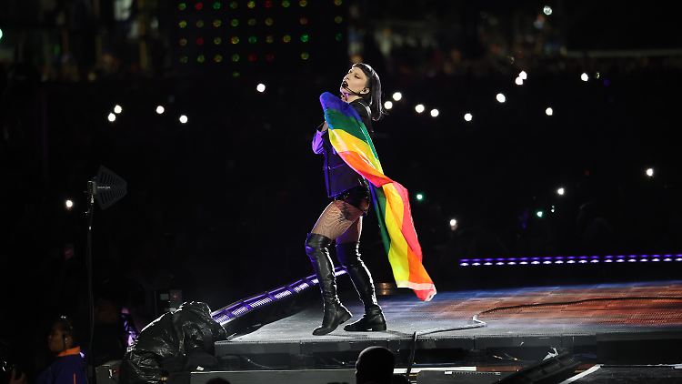 Lady Gaga begeistert in Rio 2,5 Millionen "kleine Monster", wie sich ihre Fans nennen.