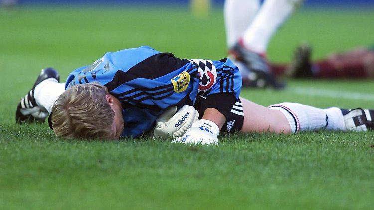 Oliver Kahn hatte einen schlimmen Abend gegen Portugal.
