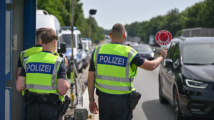 Bundespolizisten an der deutsch-polnischen Grenze. 
