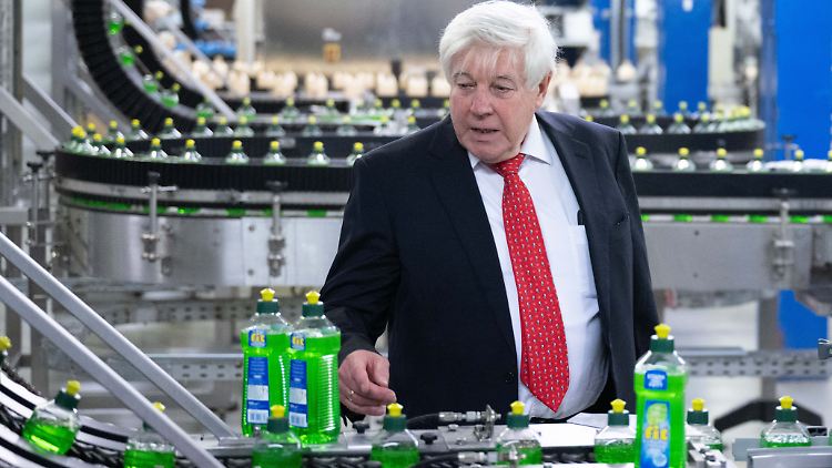 Fit-Chef Wolfgang Groß tritt ab - und verkauft das Unternehmen.