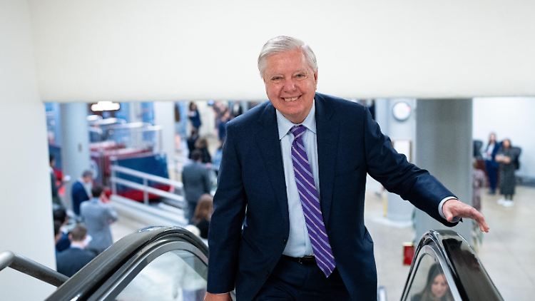 US-Senator Lindsey Graham trifft an einem Tag den deutschen Außenminister und den Bundeskanzler.