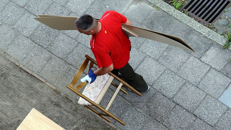 Das Bargeld fanden die Mitarbeiter unter anderem in Windelpackungen.