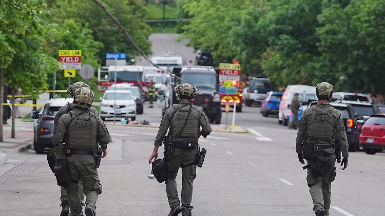 Der Angriff richtete sich gegen Demonstranten, die auf die israelischen Geiseln der islamistischen Hamas aufmerksam machen wollten.