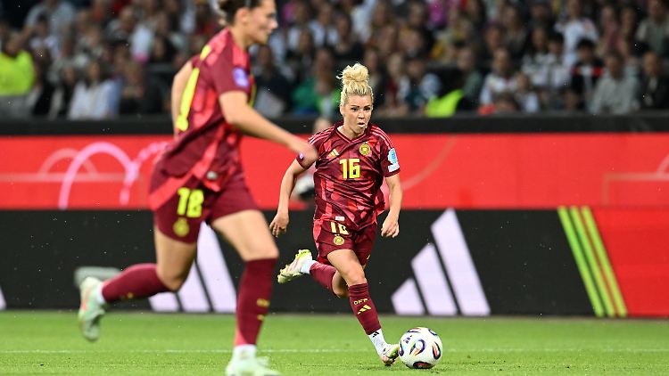 Dallmann wirbelt mit dem Ball.