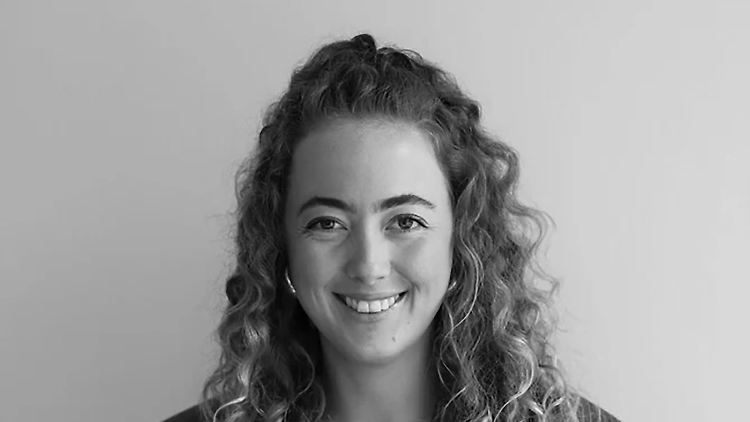Larissa Schmidt hat zusammen mit Vivien Wysocki die Modefirma Saint Sass gegründet.
