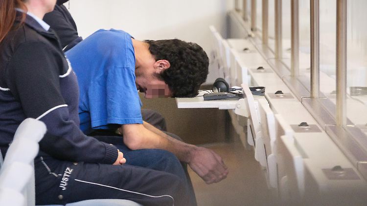 Beim Prozessauftakt gestand Issa al H. die Tat, bei der drei Menschen starben und acht weitere verletzt wurden.