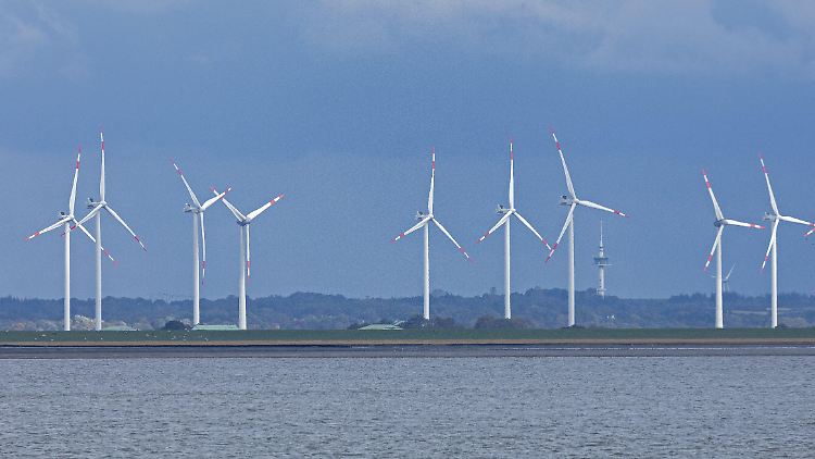 Wird mehr Strom produziert, als verbraucht und gespeichert werden kann, müssen Windkraftanlagen stillstehen.