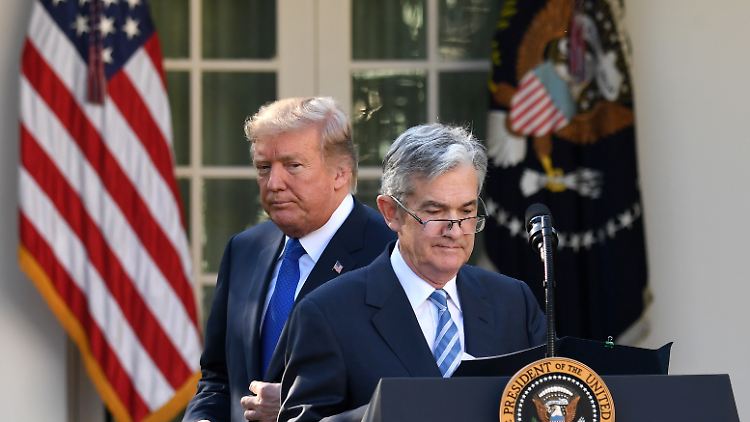 Trump selbst machte in seiner ersten Amtszeit Jerome Powell zum Notenbankchef. Doch schon bald beklagte er sich über dessen unabhängige Amtsführung.