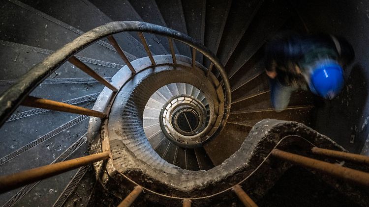 Gefangen in der Negativspirale? Wer beruflich wieder mehr Freude erleben will, sollte reflektieren, woher die Unzufriedenheit kommt.