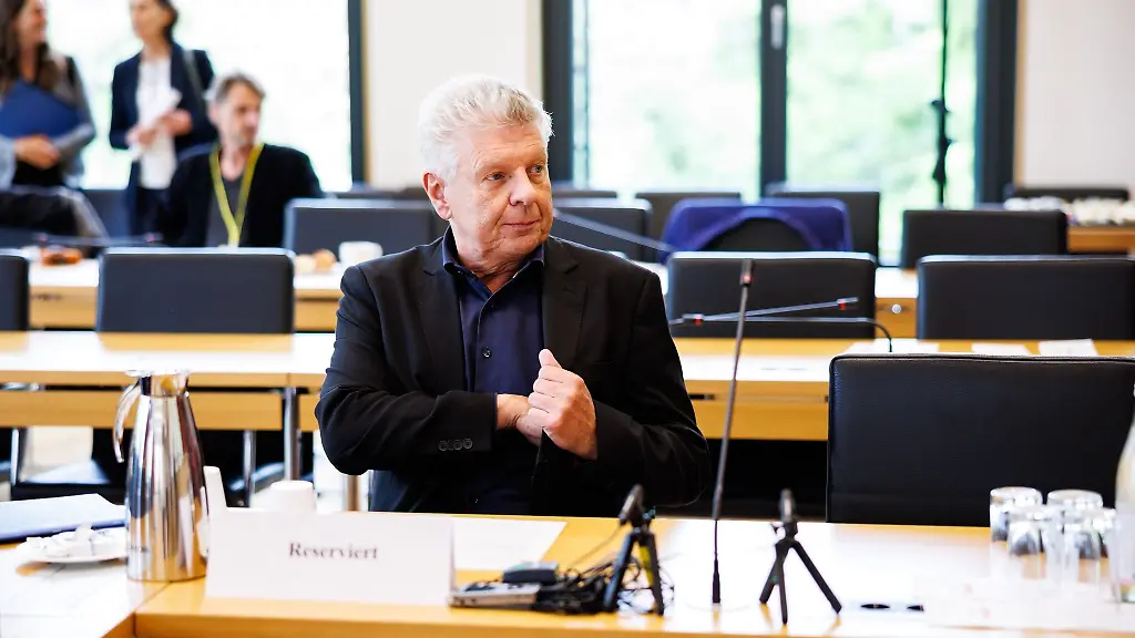 Muenchens-Oberbuergermeister-Dieter-Reiter-im-Untersuchungsausschuss-Stammstrecke
