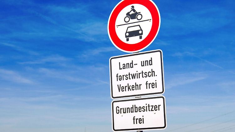 Durchfahrt verboten: Generell ja, aber die Zusatzschilder definieren Ausnahmen.