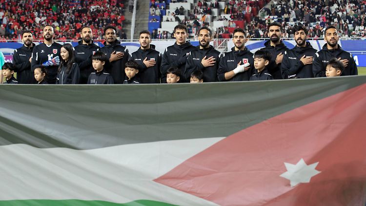 Jordanien hat die WM-Quali geschafft. Im Team ist auch ein Fußballer aus den deutschen, bosnischen und luxemburgischen Niederungen.
