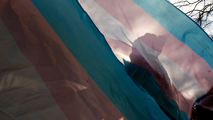 In den USA leben viele queere Personen in einem "Raum der Angst und Unsicherheit", erzählt ein Betroffener.