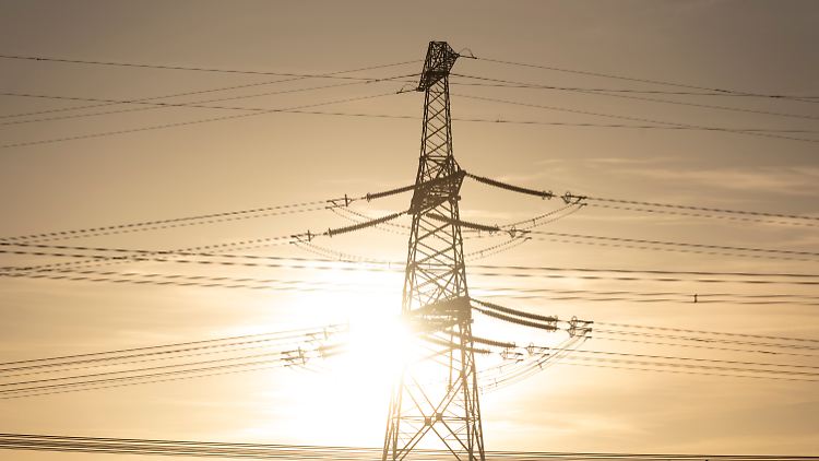 Die Sonne stellt kostenlos Energie zur Verfügung - manchmal zu viel für das deutsche Netz.
