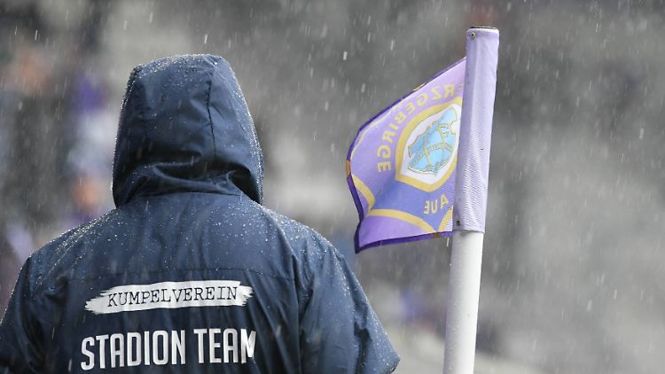 Der FC Erzgebirge Aue bedauert die Vorkommnisse.
