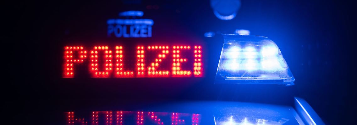 Der Fahrer war zu schnell unterwegs. (Symbolbild)