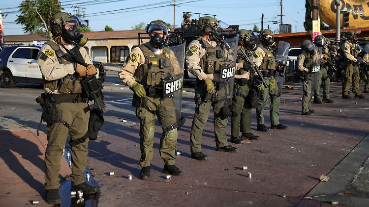 Die örtlichen Behörden bekommen nun Unterstützung aus Washington.