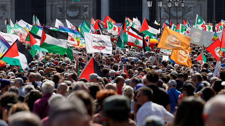 Die Demonstranten warfen Meloni Komplizenschaft mit der Regierung von Netanjahu vor.