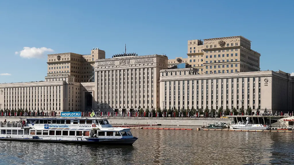 2022-09-10T150959Z-1275458105-RC2CEW9RUCOI-RTRMADP-3-RUSSIA-DEFENCE