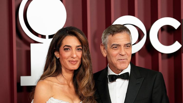 Der Silberfuchs ist zurück: Was Amal Clooney über die gefärbten Haare ihres Mannes dachte, ist nicht überliefert. 