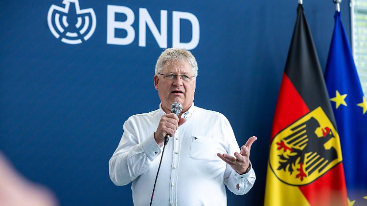 Verhandlungen mit Russland hält Kahl derzeit nicht für vielversprechend.
