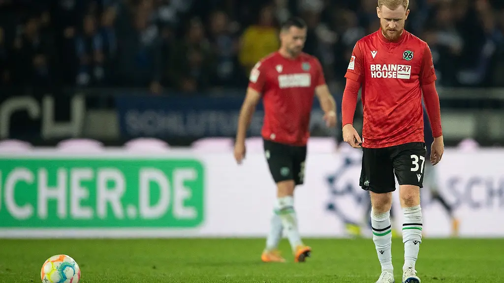 Hannovers-Sebastian-Kerk-steht-auf-dem-Spielfeld