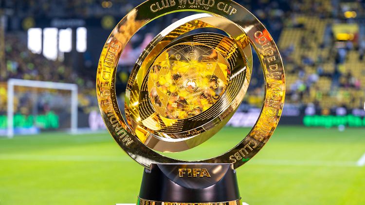 Wer bekommt den Premierenpokal?