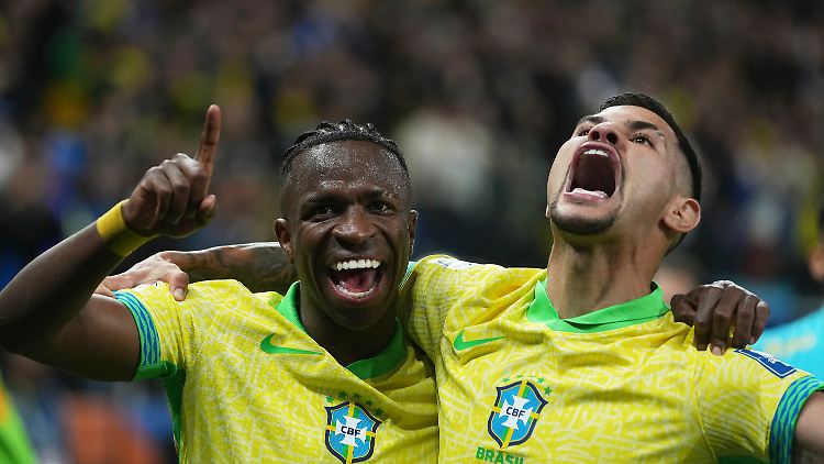 Vinicius Junior (l.) erzielte das Tor zur WM für Brasilien.