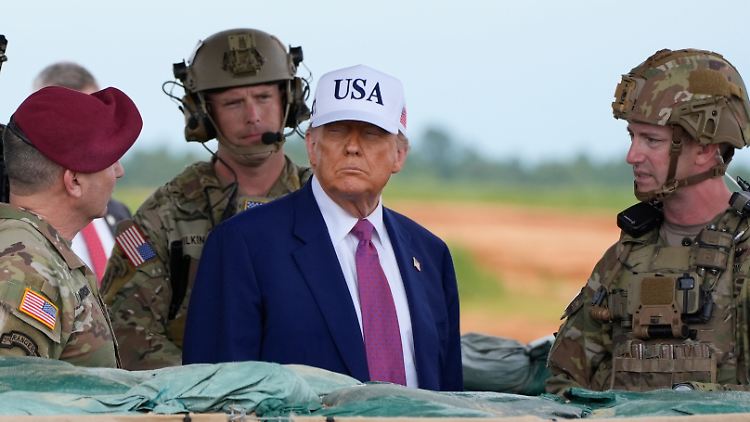 Trump beim Besuch in Fort Bragg. 