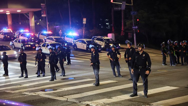 Mit starken Kräften geht die Polizei in L.A. vor.