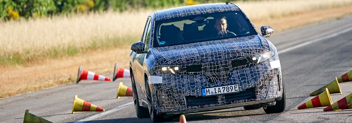 BMW_iX3_t_P.jpg