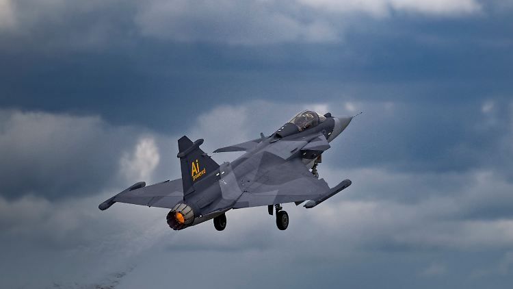 Ein Kampfjet des Typs Gripen wurde erstmals von einer KI in einem simulierten Gefecht gesteuert.