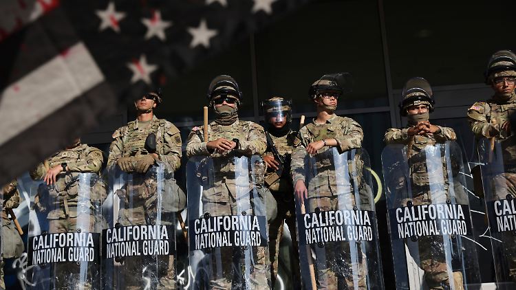 US-Präsident Donald Trump setzt die kalifornische Nationalgarde in Los Angeles ein.