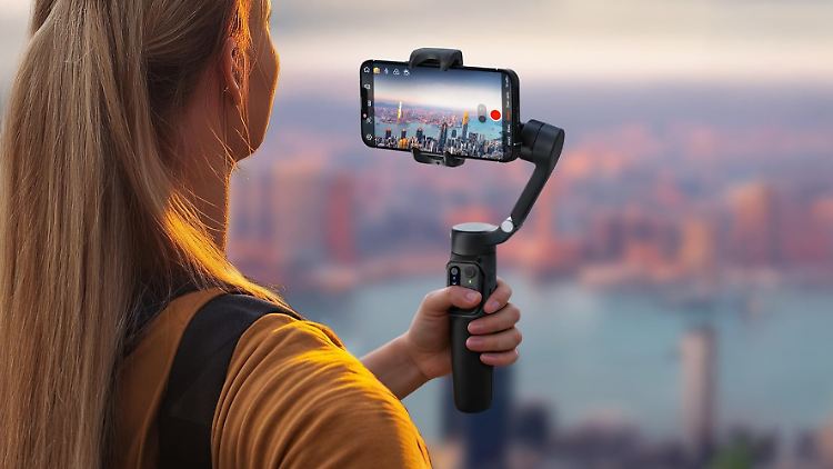 Schönere Videos mit dem Smartphone: Gimbals bringen mehr Stabilität in die Urlaubserinnerungen. 
