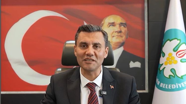 Ferdi Zeyrek bei seinem Amtsantritt als Bürgermeister von Manisa im April 2024.