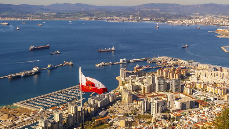 Jedes Jahr besuchen mehrere Millionen Touristen Gibraltar. 